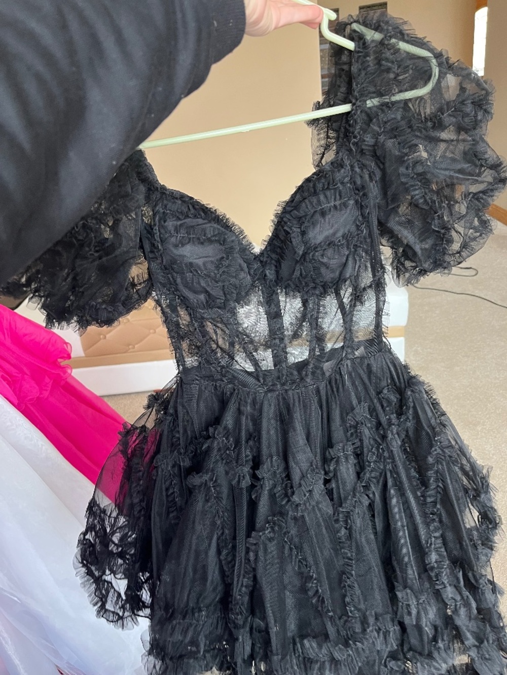 Sherri hill 00